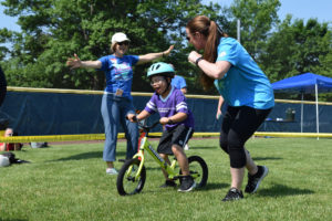 how to help a child learn to ride a bike